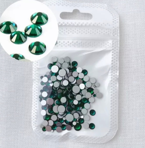 Paquete de varios tamaños de diamantes de imitación