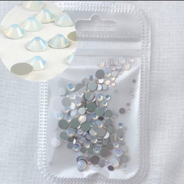 Paquete de varios tamaños de diamantes de imitación