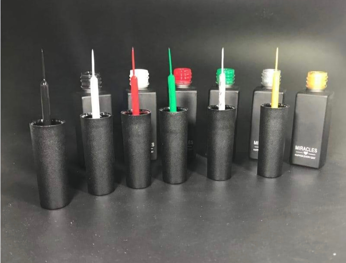 Pintura delineadora en gel