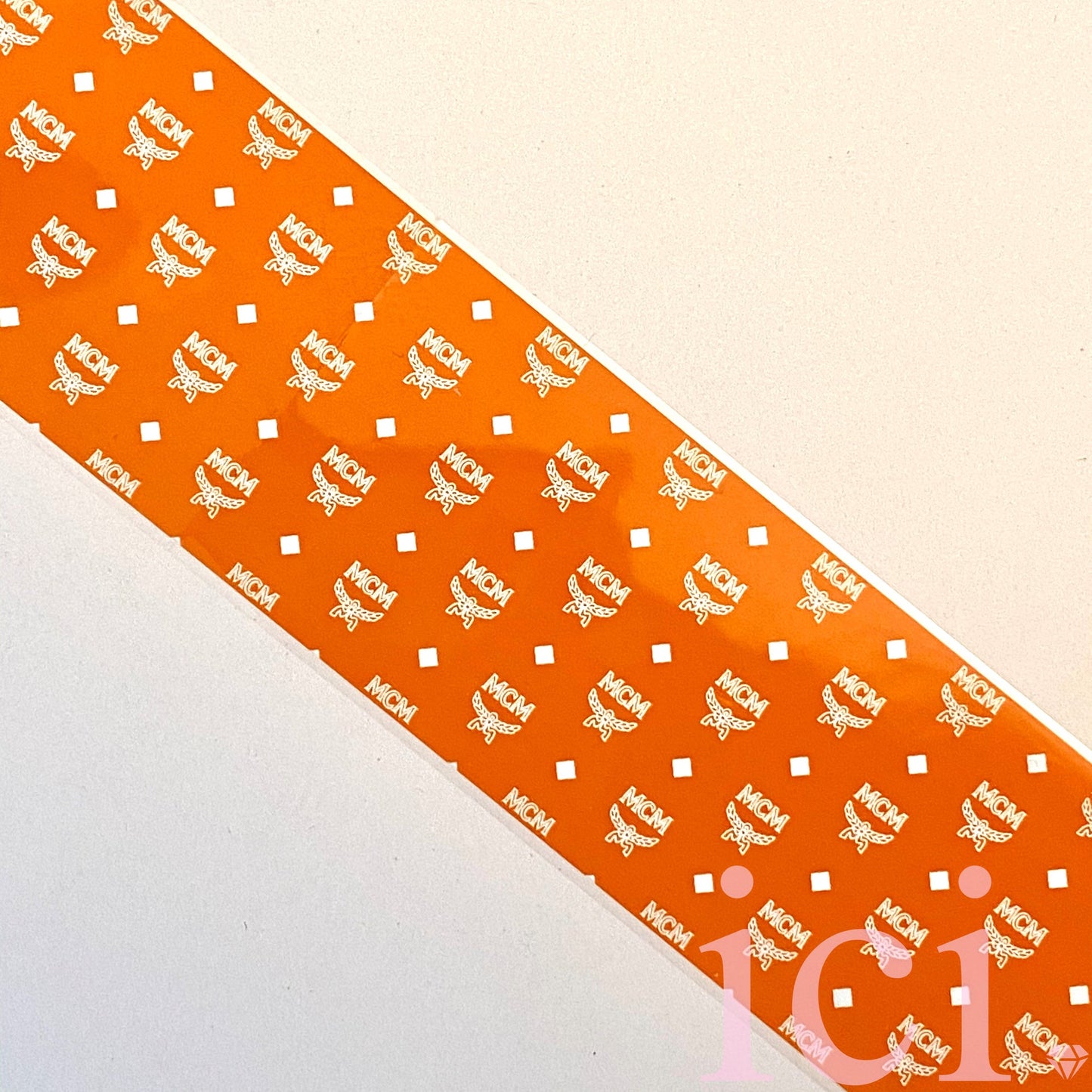 Lámina de transferencia - Logotipo del diseñador